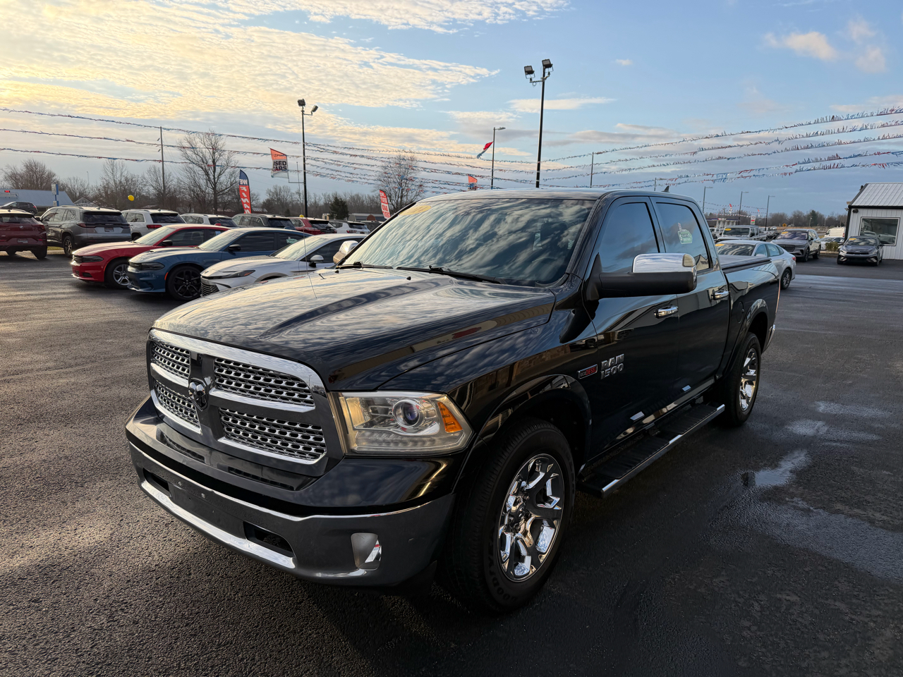 RAM 1500 4WD Crew Cab 140.5" Laramie 2014