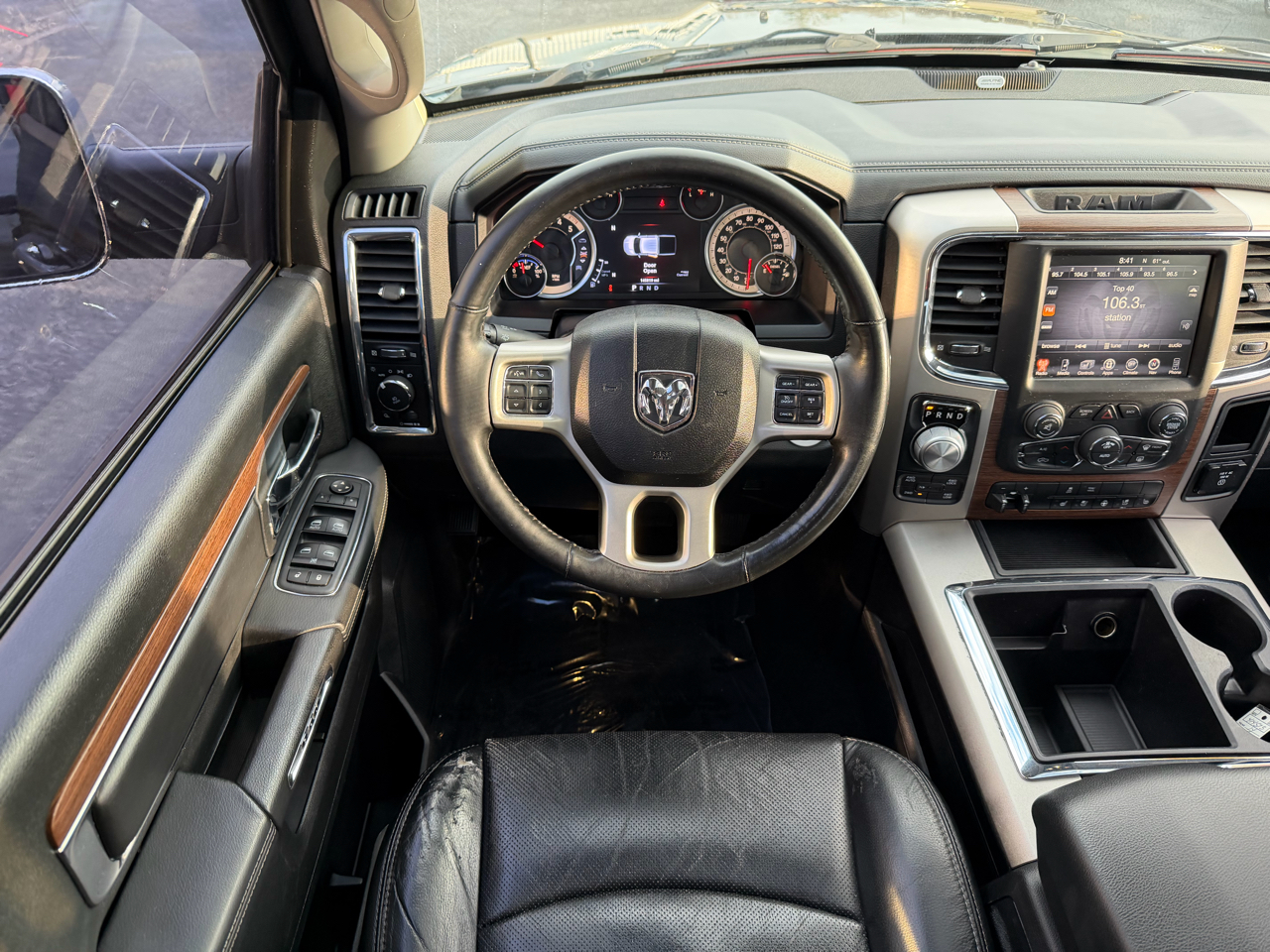 RAM 1500 4WD Crew Cab 140.5" Laramie 2014