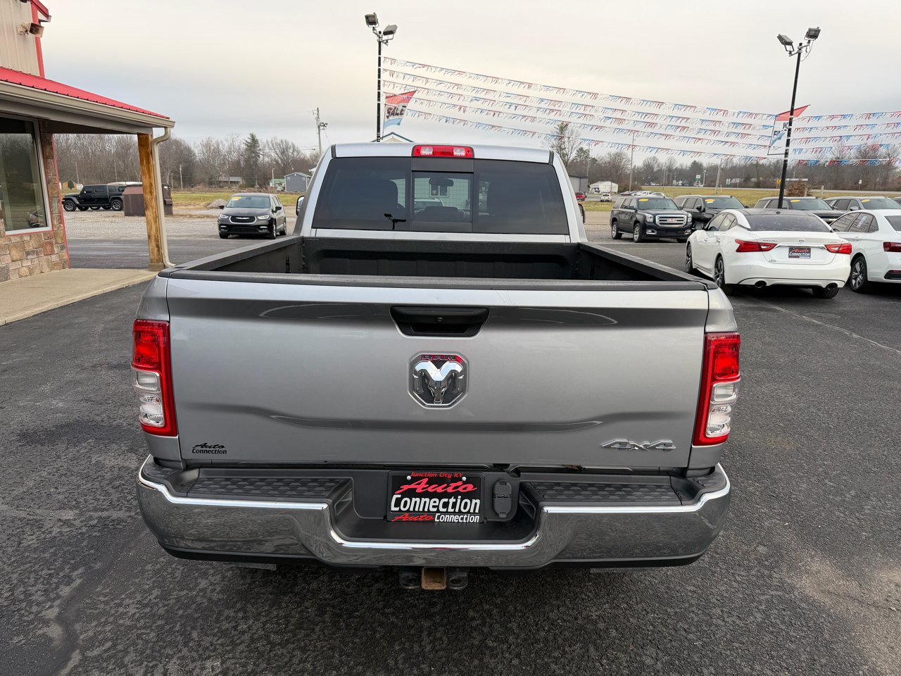 RAM 2500 Tradesman 4x4 Crew Cab 6'4" Box 2020