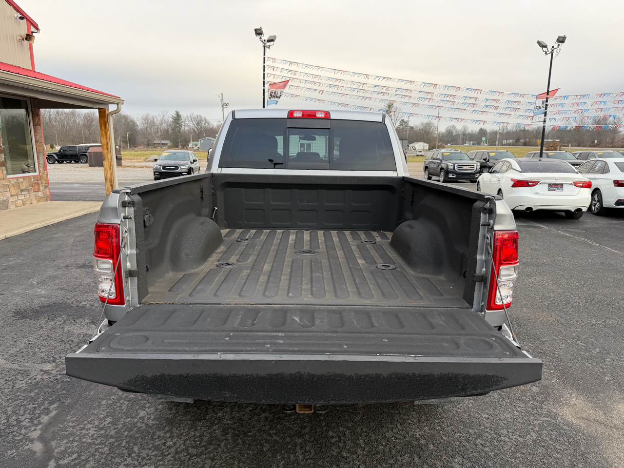 RAM 2500 Tradesman 4x4 Crew Cab 6'4" Box 2020