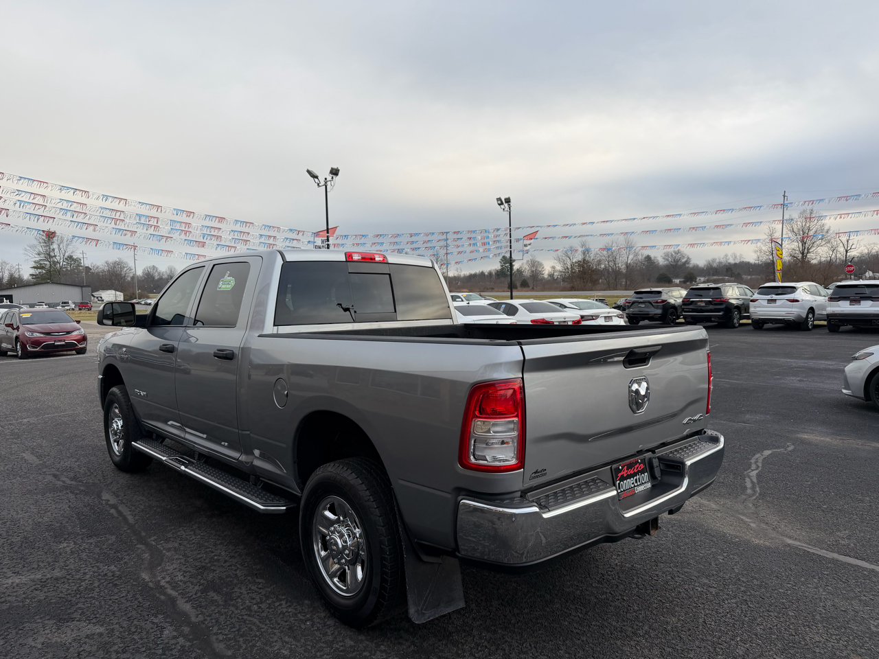 RAM 2500 Tradesman 4x4 Crew Cab 6'4" Box 2020