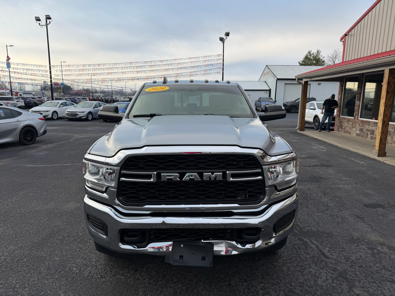RAM 2500 Tradesman 4x4 Crew Cab 6'4" Box 2020