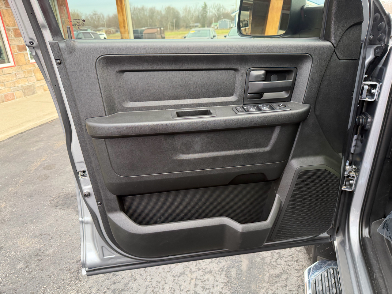 RAM 2500 Tradesman 4x4 Crew Cab 6'4" Box 2020