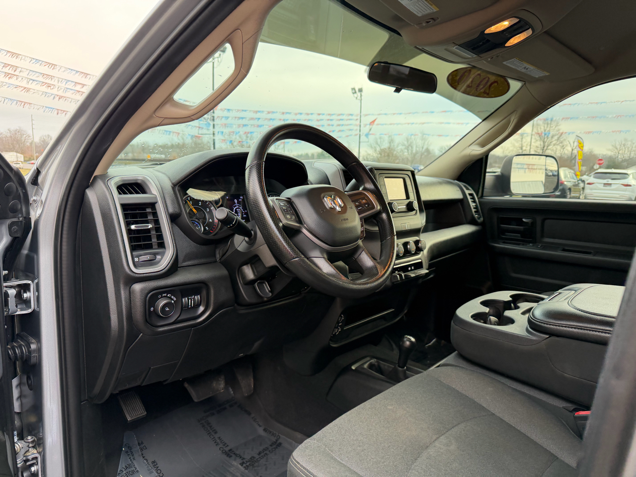 RAM 2500 Tradesman 4x4 Crew Cab 6'4" Box 2020