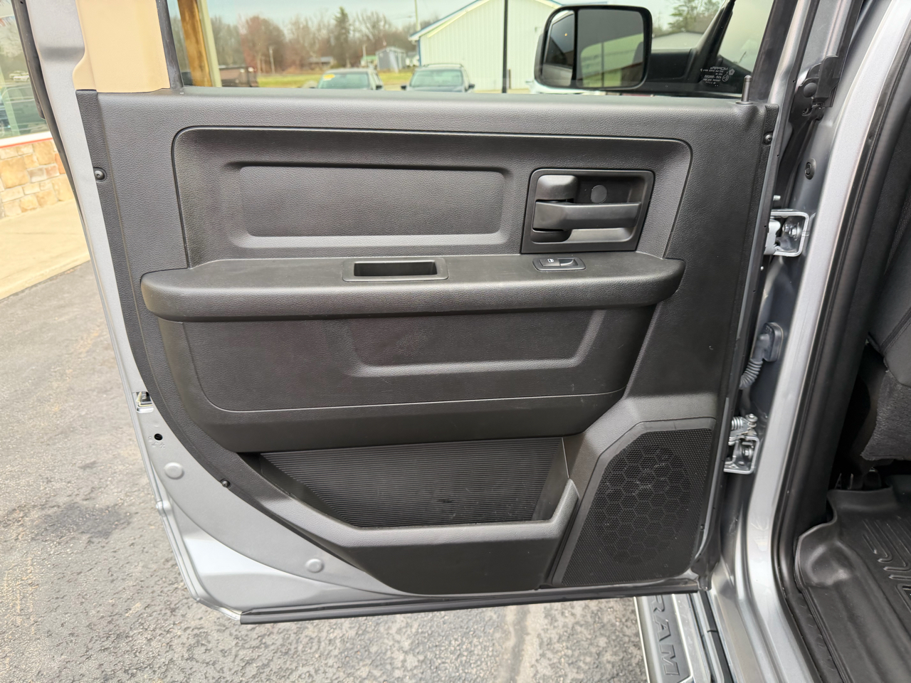 RAM 2500 Tradesman 4x4 Crew Cab 6'4" Box 2020