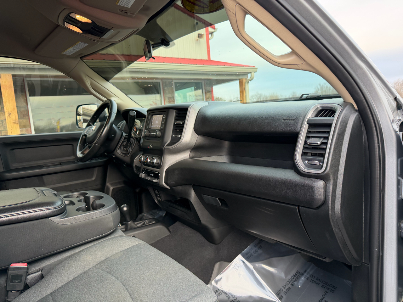 RAM 2500 Tradesman 4x4 Crew Cab 6'4" Box 2020