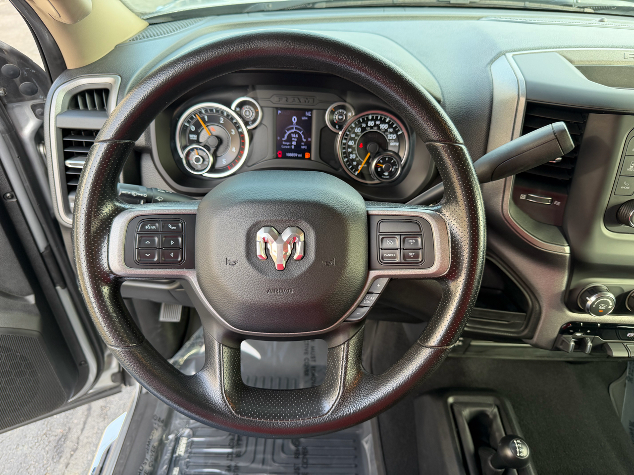 RAM 2500 Tradesman 4x4 Crew Cab 6'4" Box 2020