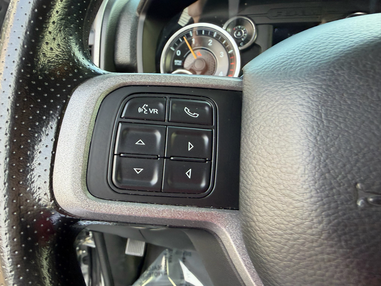 RAM 2500 Tradesman 4x4 Crew Cab 6'4" Box 2020