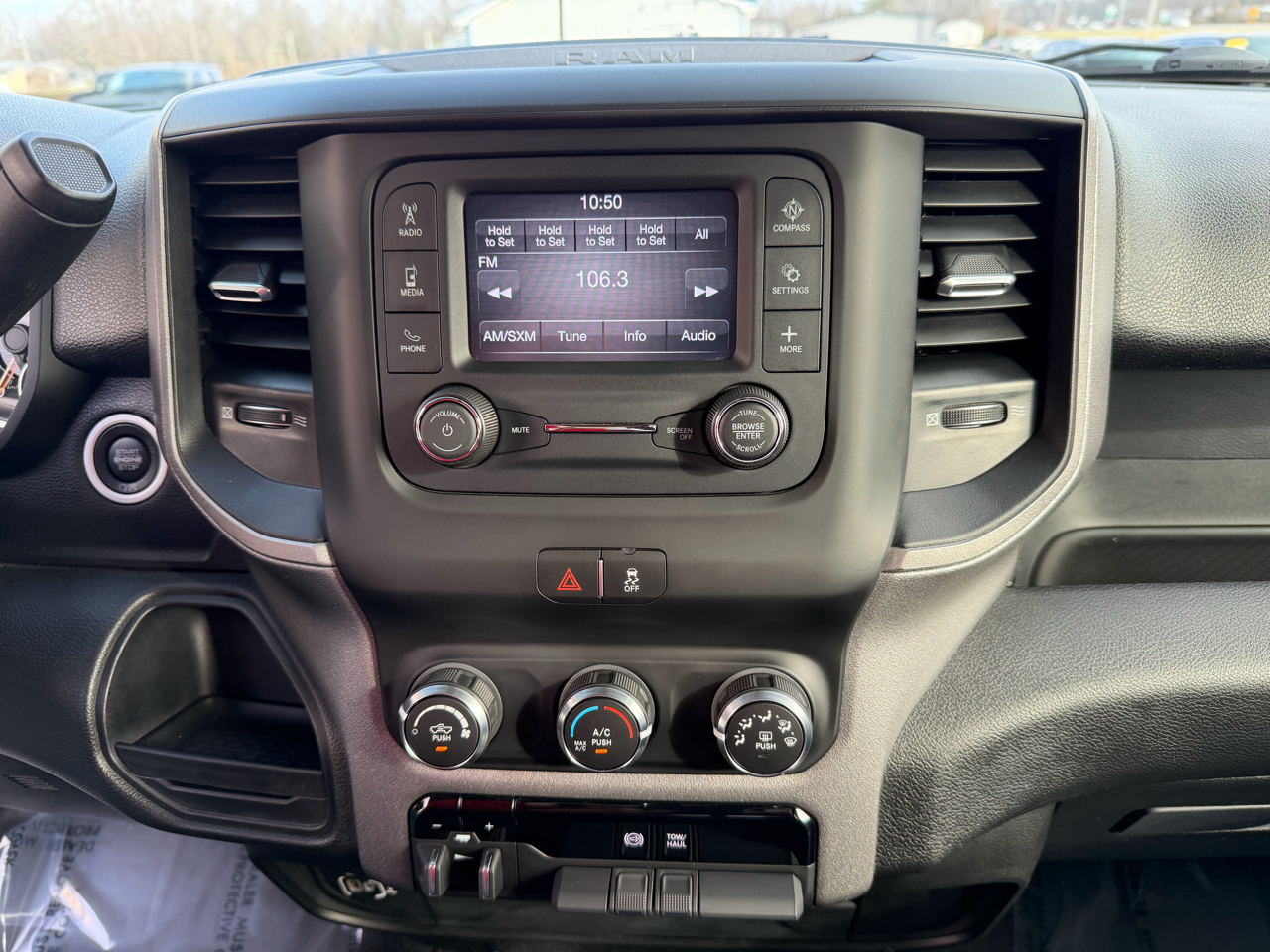 RAM 2500 Tradesman 4x4 Crew Cab 6'4" Box 2020