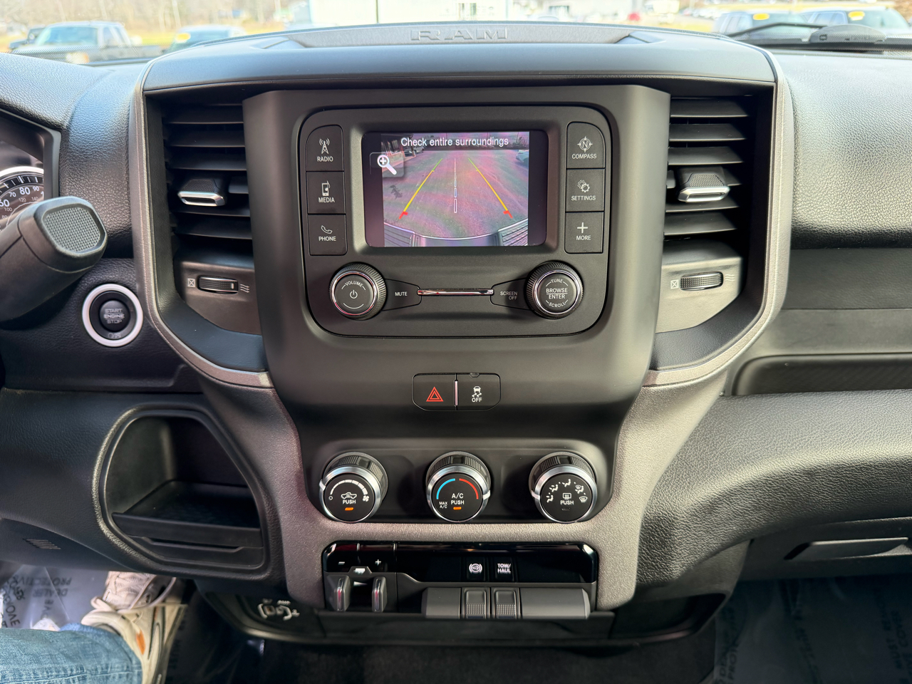 RAM 2500 Tradesman 4x4 Crew Cab 6'4" Box 2020