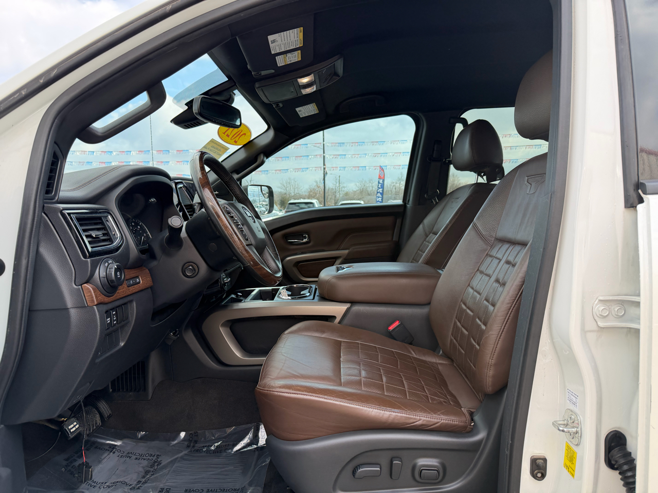 Nissan Titan 4x4 Crew Cab Platinum Reserve 2021
