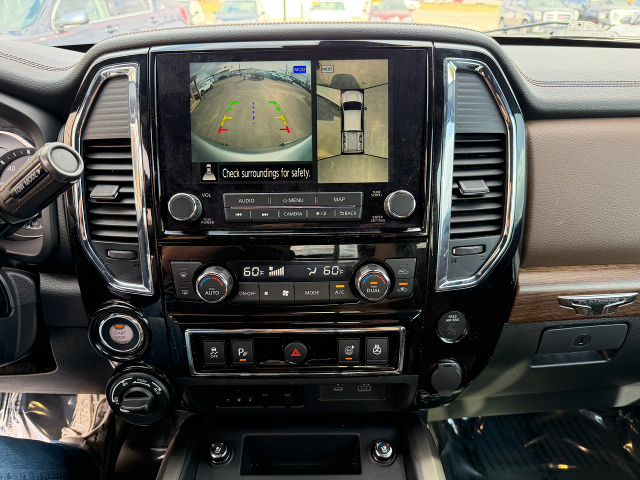 Nissan Titan 4x4 Crew Cab Platinum Reserve 2021