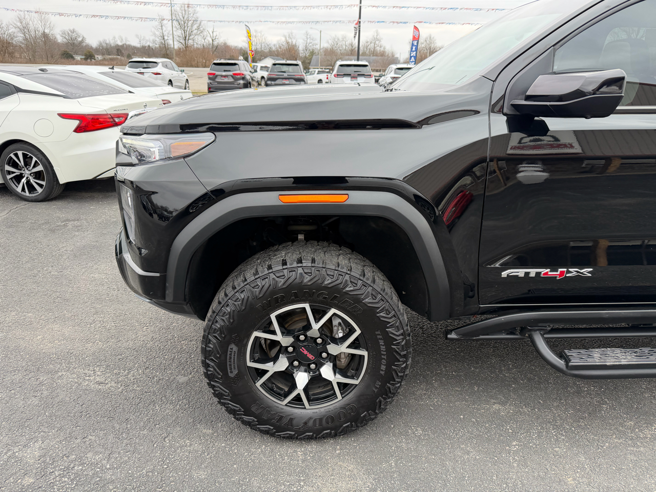 GMC Canyon 4WD Crew Cab AT4X 2023