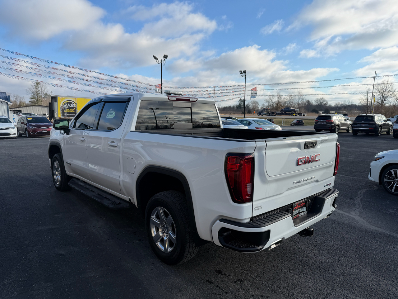 GMC Sierra 1500 4WD Crew Cab 147" AT4 2022