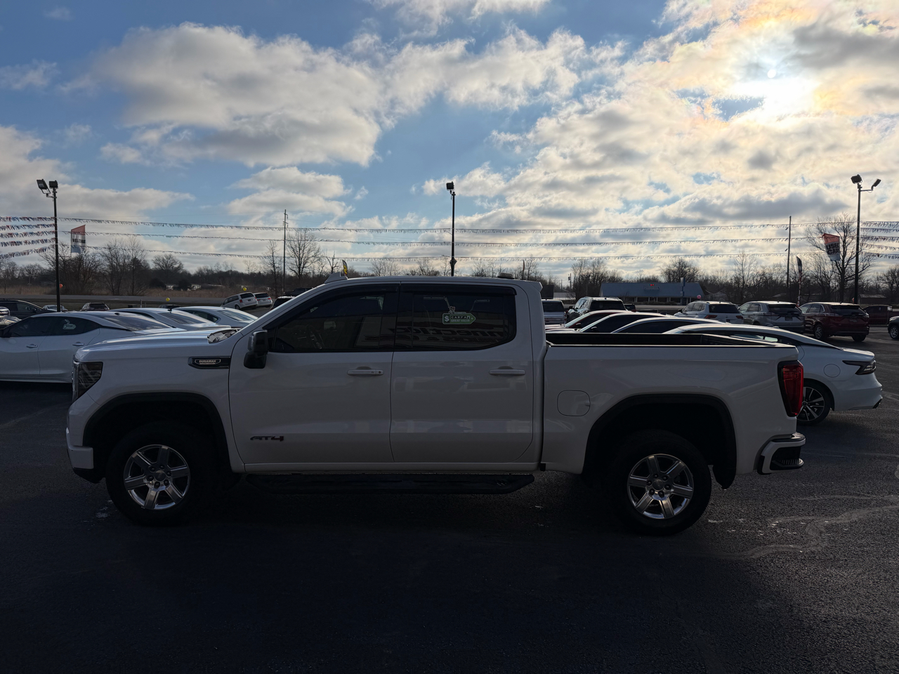 GMC Sierra 1500 4WD Crew Cab 147" AT4 2022