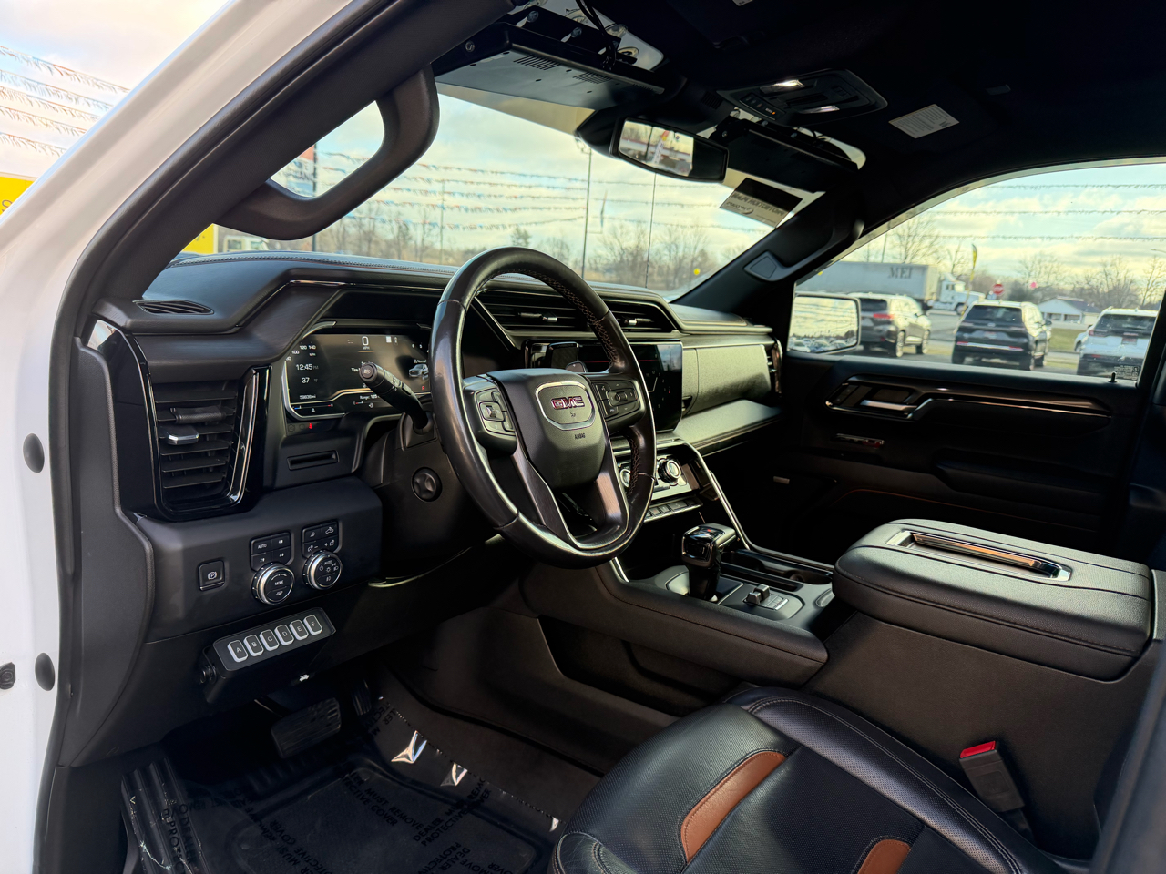 GMC Sierra 1500 4WD Crew Cab 147" AT4 2022