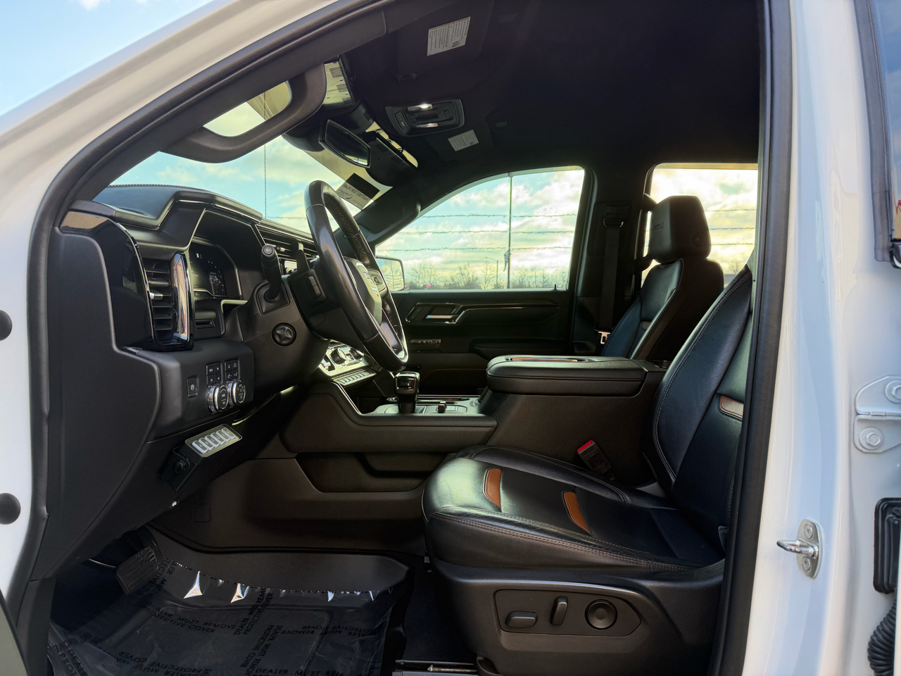 GMC Sierra 1500 4WD Crew Cab 147" AT4 2022