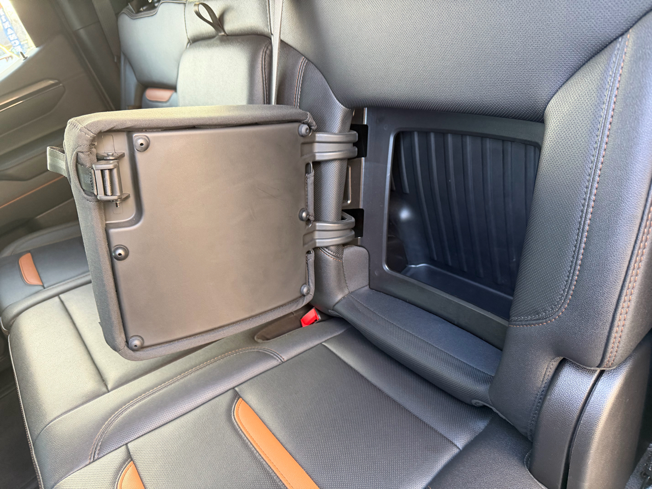 GMC Sierra 1500 4WD Crew Cab 147" AT4 2022