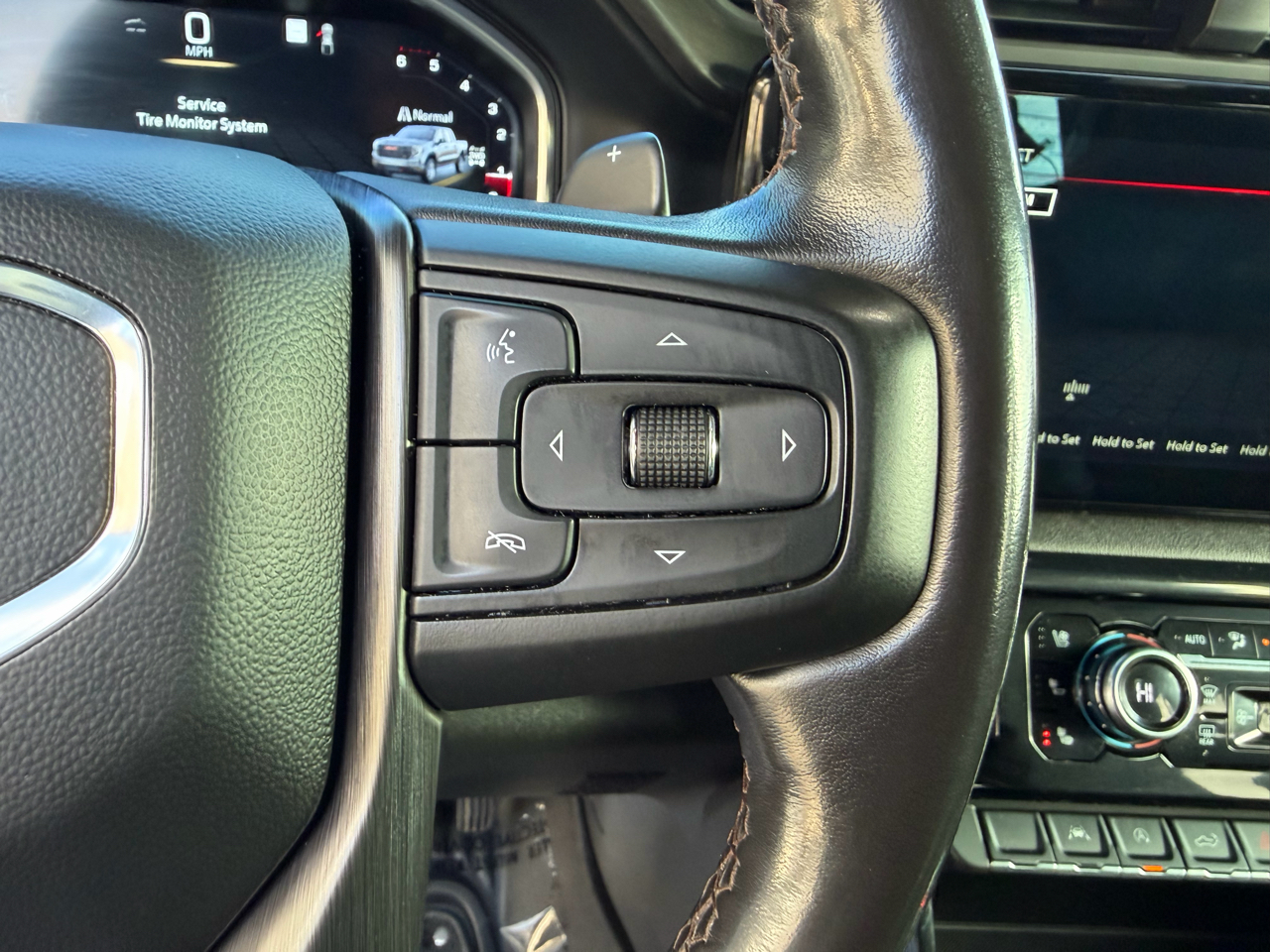 GMC Sierra 1500 4WD Crew Cab 147" AT4 2022