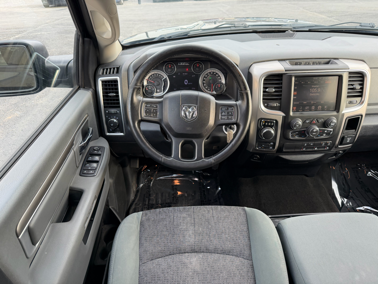 RAM 1500 4WD Crew Cab 149" Outdoorsman 2016