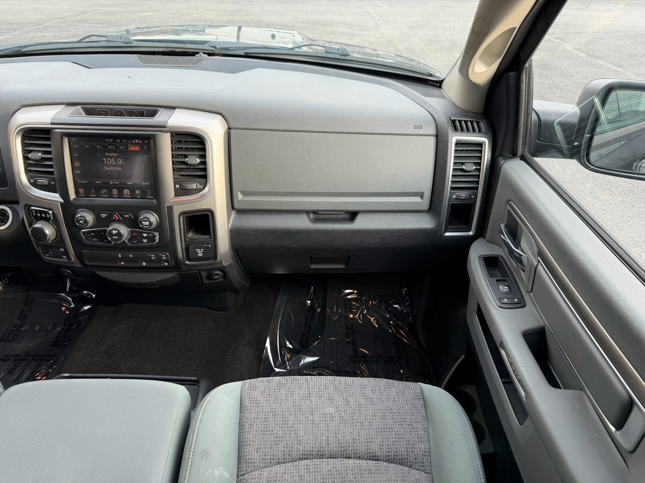 RAM 1500 4WD Crew Cab 149" Outdoorsman 2016