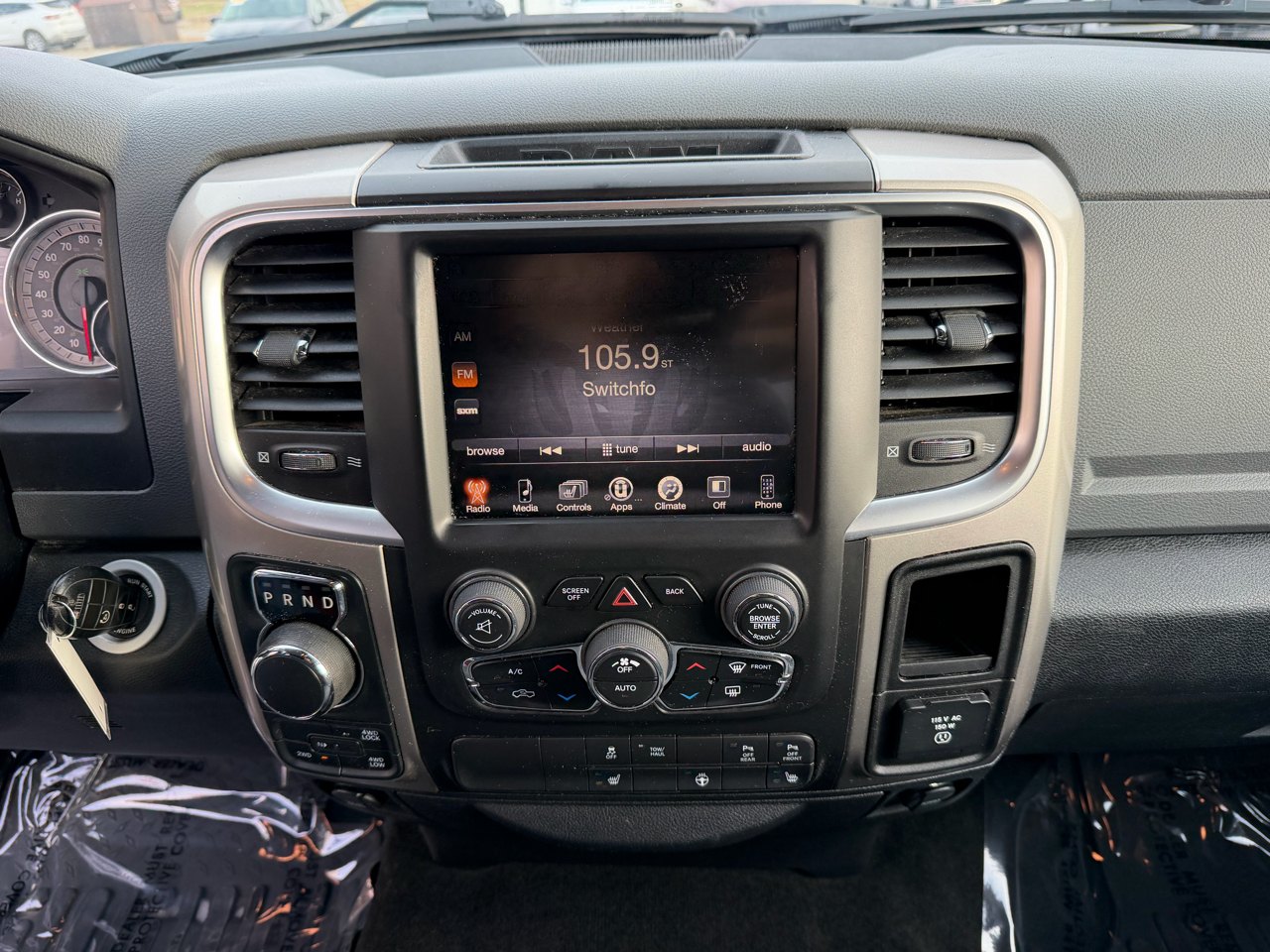 RAM 1500 4WD Crew Cab 149" Outdoorsman 2016