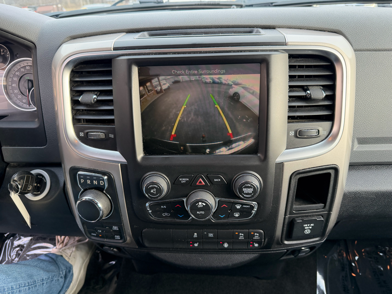 RAM 1500 4WD Crew Cab 149" Outdoorsman 2016