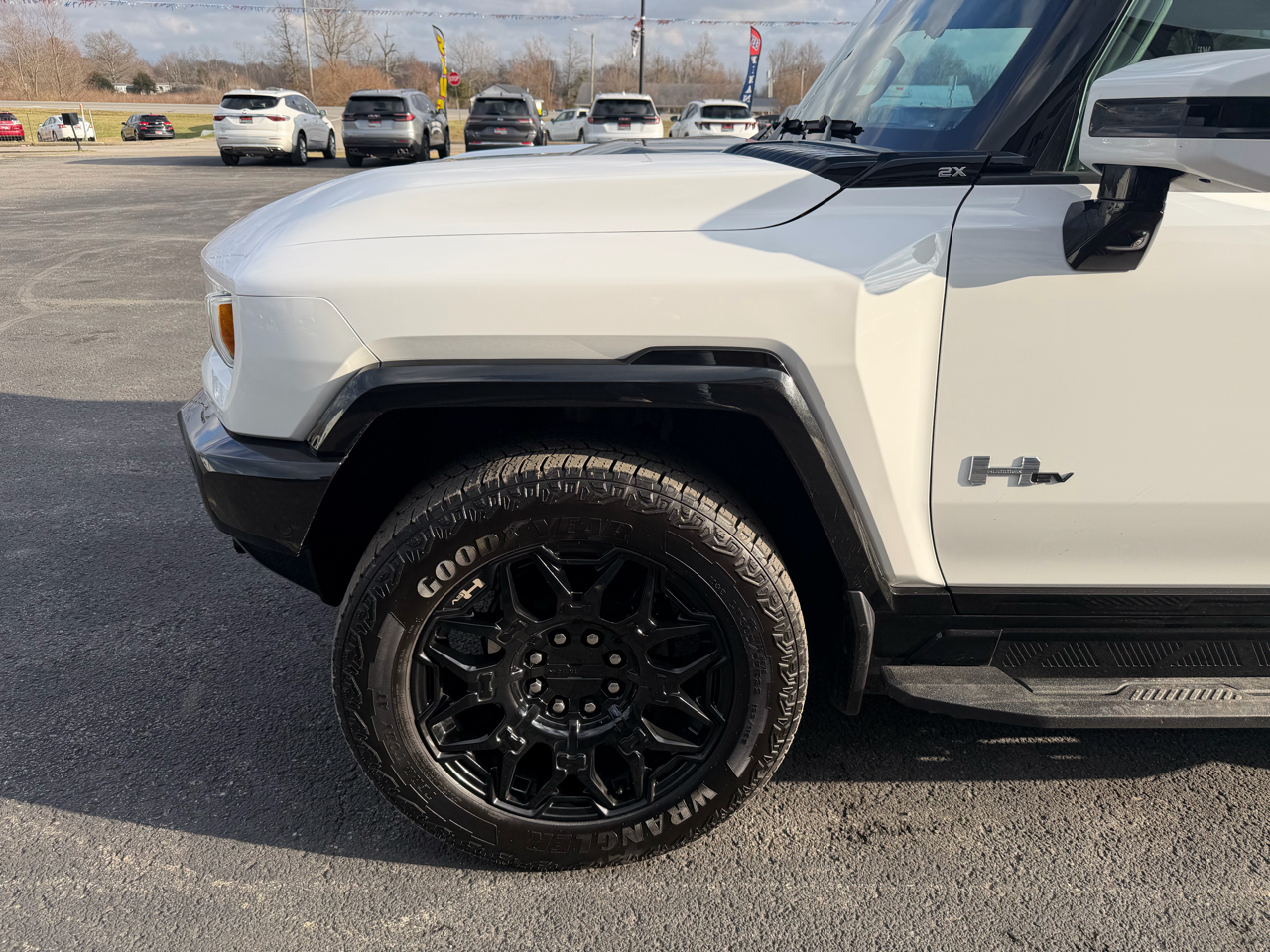 GMC HUMMER EV SUV e4WD 4dr 2X 2025