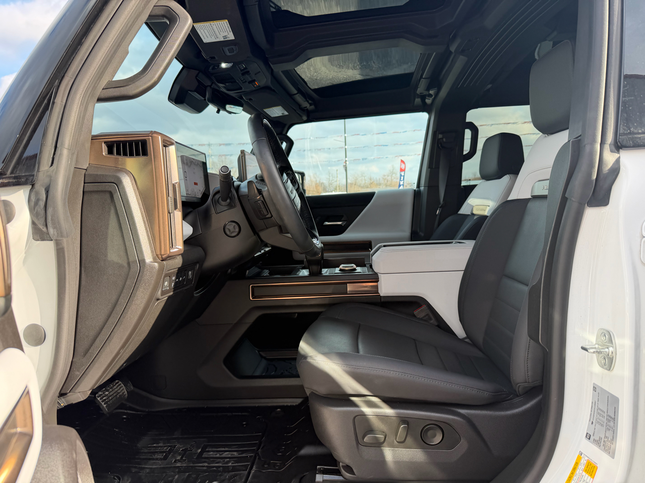 GMC HUMMER EV SUV e4WD 4dr 2X 2025