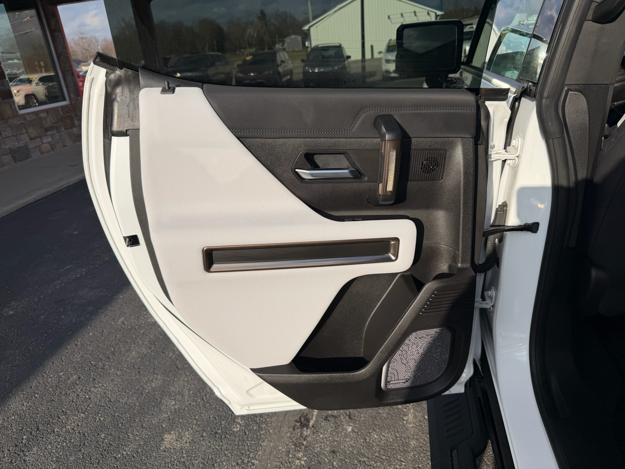 GMC HUMMER EV SUV e4WD 4dr 2X 2025