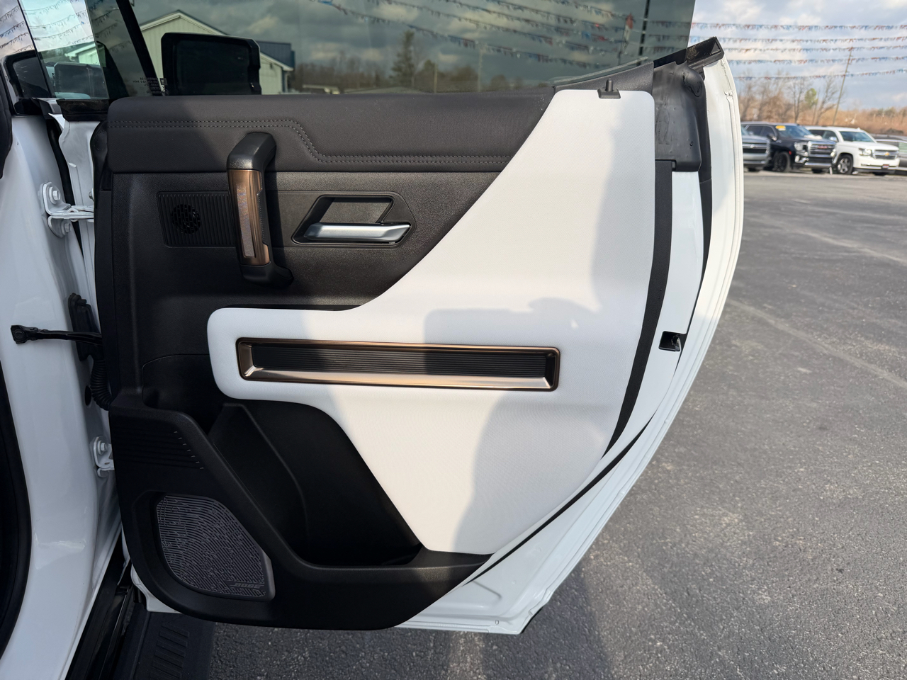 GMC HUMMER EV SUV e4WD 4dr 2X 2025