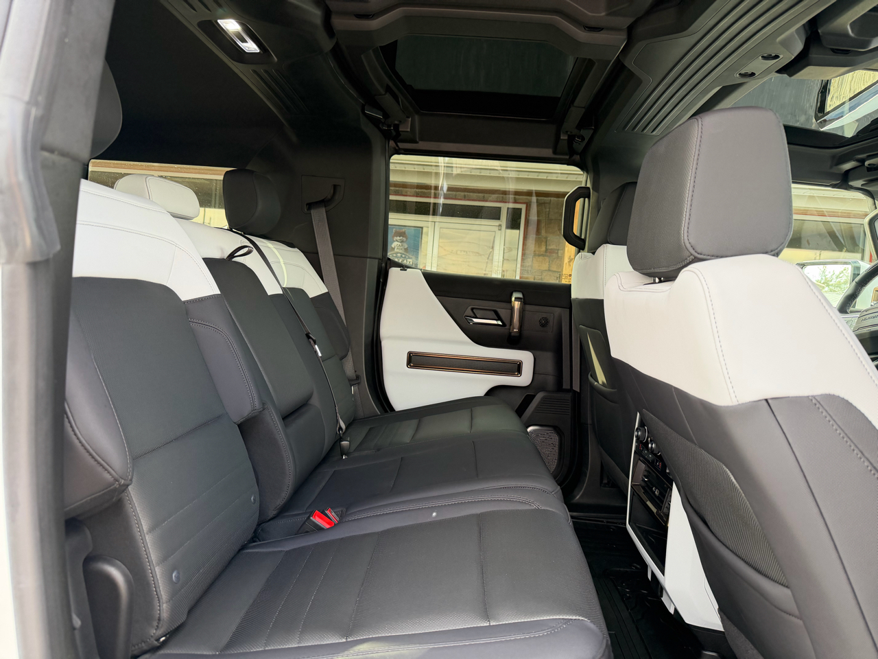 GMC HUMMER EV SUV e4WD 4dr 2X 2025