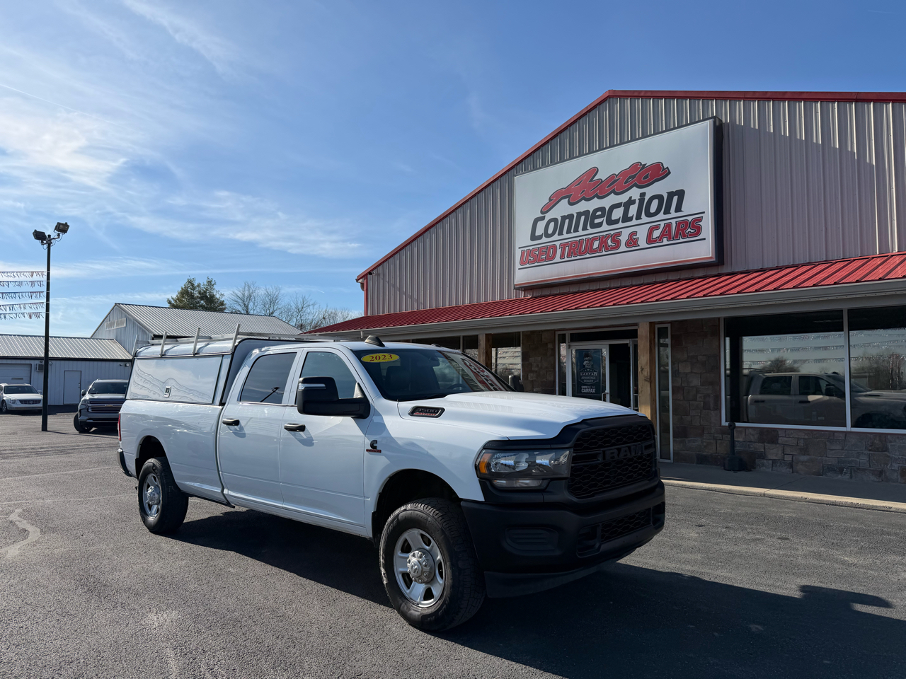 RAM 3500 Tradesman 4x4 Crew Cab 8' Box 2023