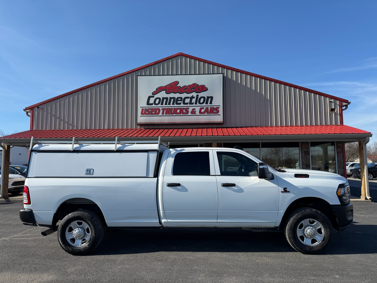 RAM 3500 Tradesman 4x4 Crew Cab 8' Box 2023