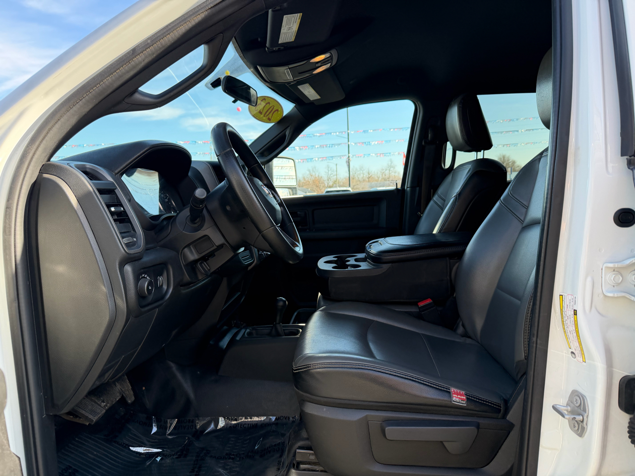 RAM 3500 Tradesman 4x4 Crew Cab 8' Box 2023