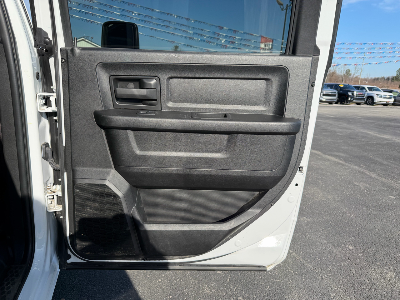 RAM 3500 Tradesman 4x4 Crew Cab 8' Box 2023