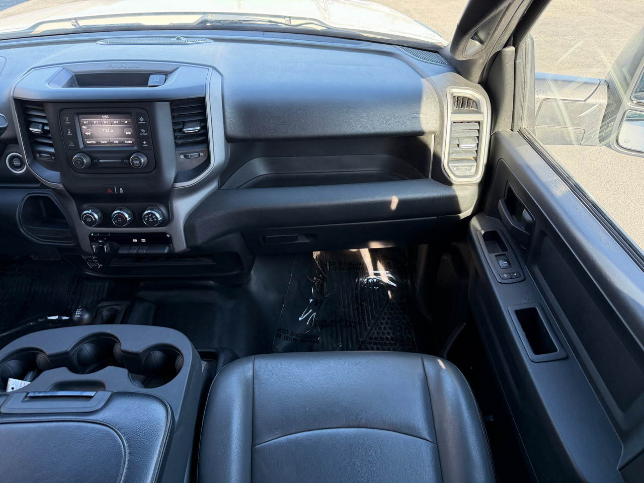 RAM 3500 Tradesman 4x4 Crew Cab 8' Box 2023