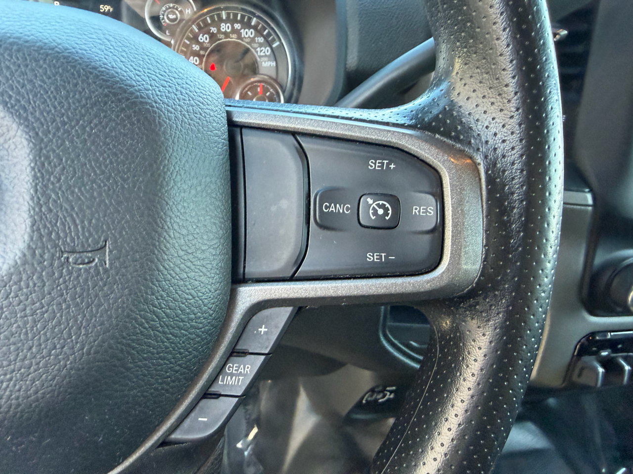 RAM 3500 Tradesman 4x4 Crew Cab 8' Box 2023