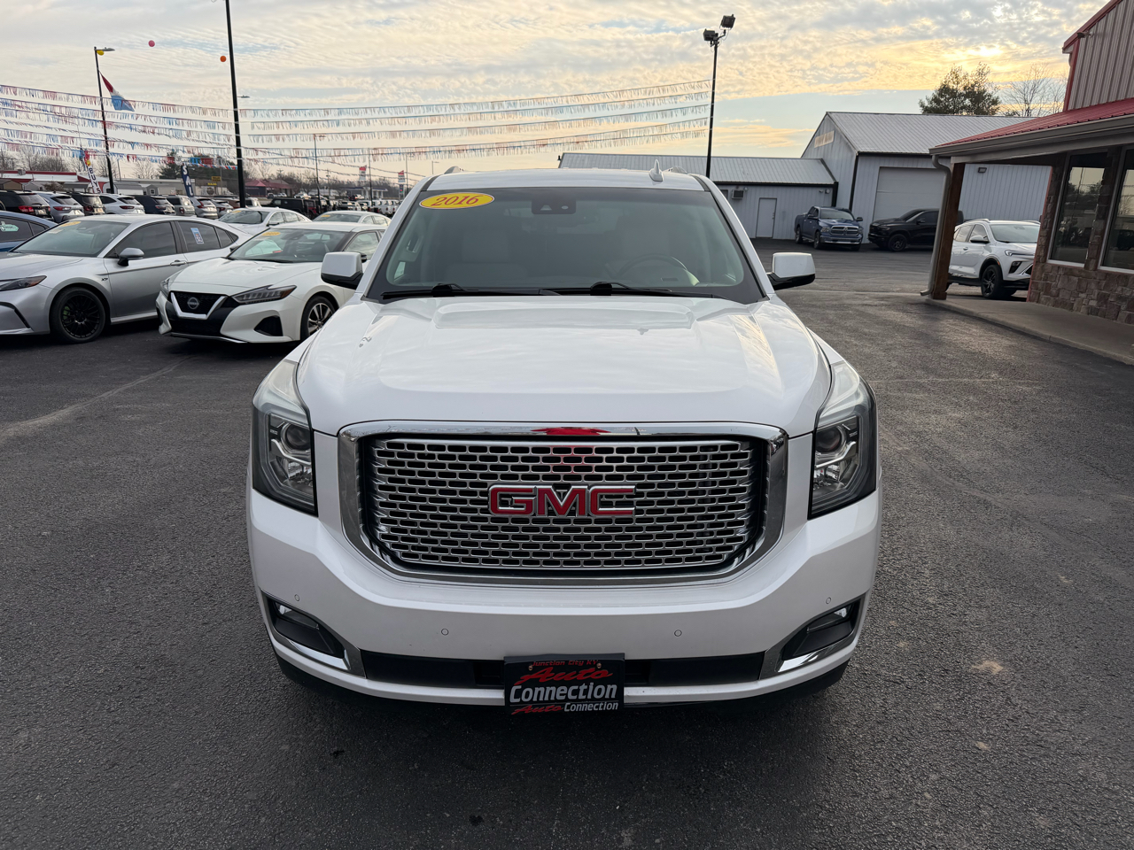 GMC Yukon 4WD 4dr Denali 2016