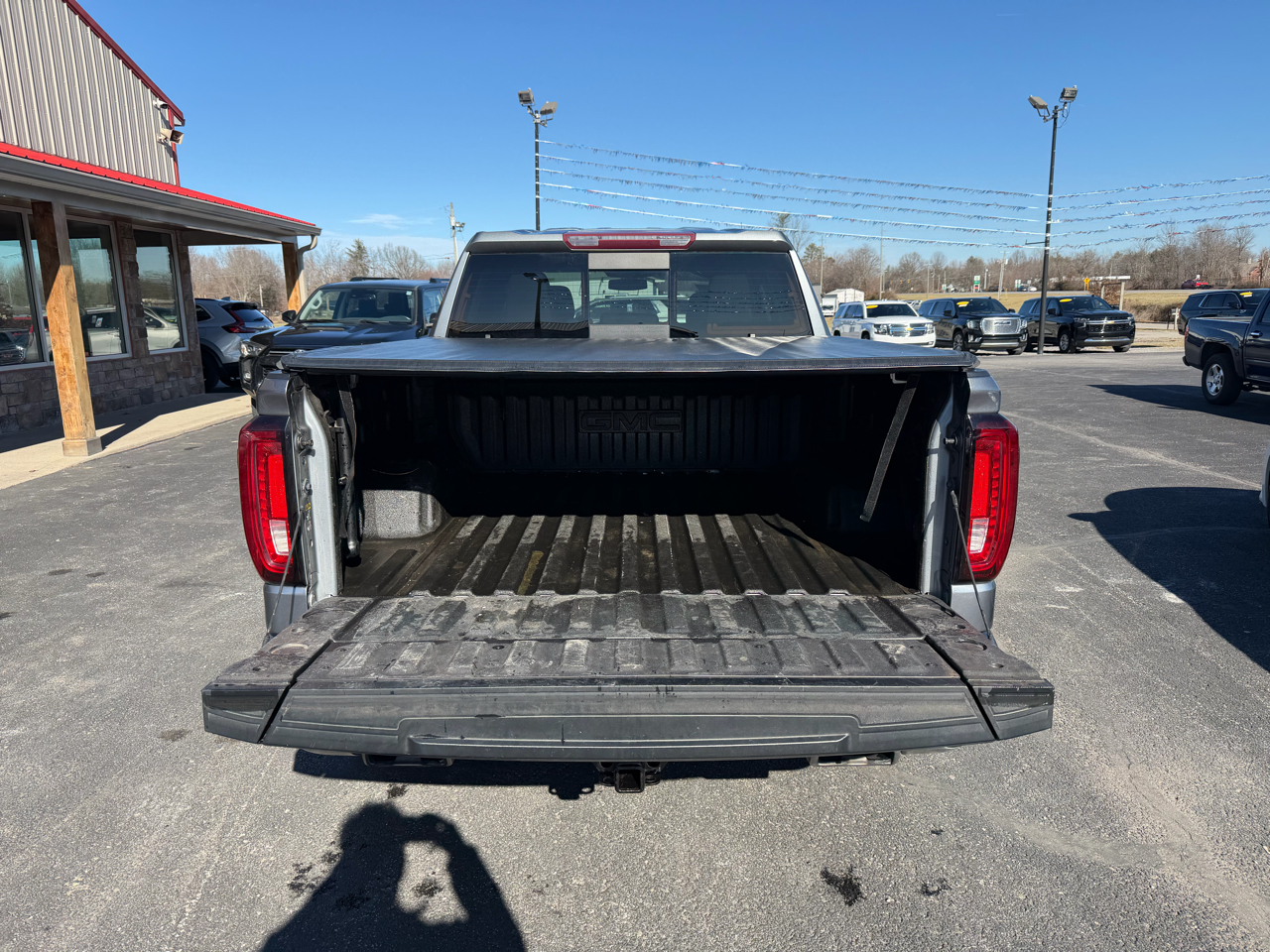 GMC Sierra 1500 4WD Crew Cab 147" SLT 2021