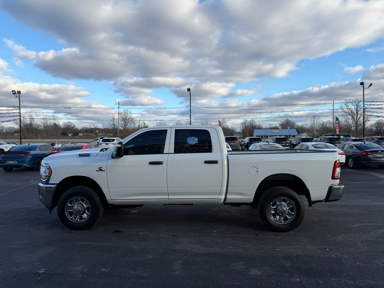 RAM 2500 Tradesman 4x4 Crew Cab 6'4" Box 2024
