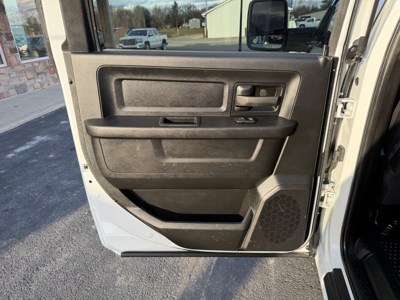 RAM 2500 Tradesman 4x4 Crew Cab 6'4" Box 2024