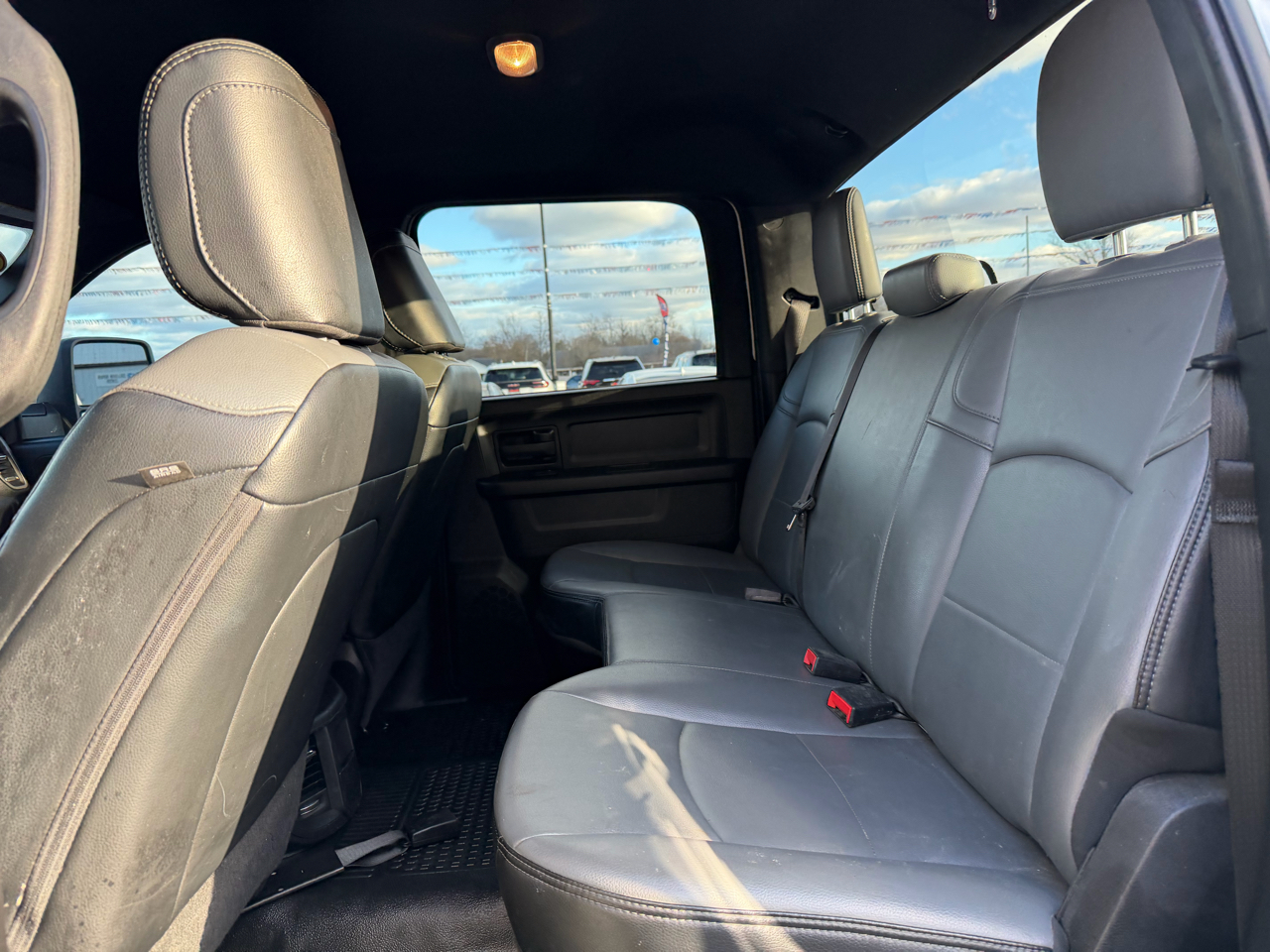 RAM 2500 Tradesman 4x4 Crew Cab 6'4" Box 2024