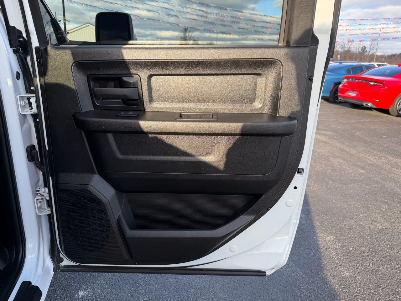 RAM 2500 Tradesman 4x4 Crew Cab 6'4" Box 2024