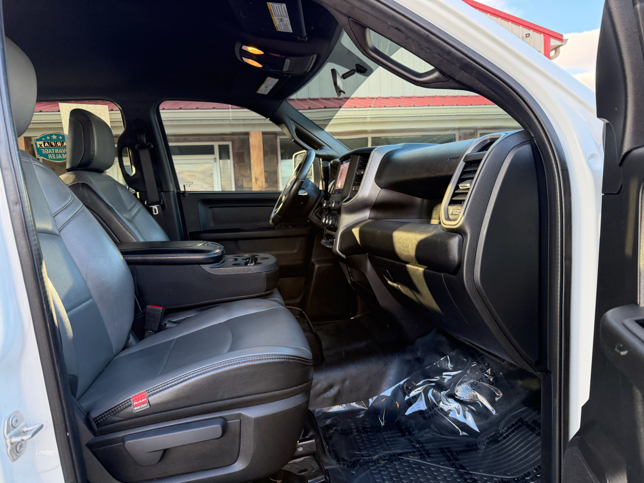 RAM 2500 Tradesman 4x4 Crew Cab 6'4" Box 2024