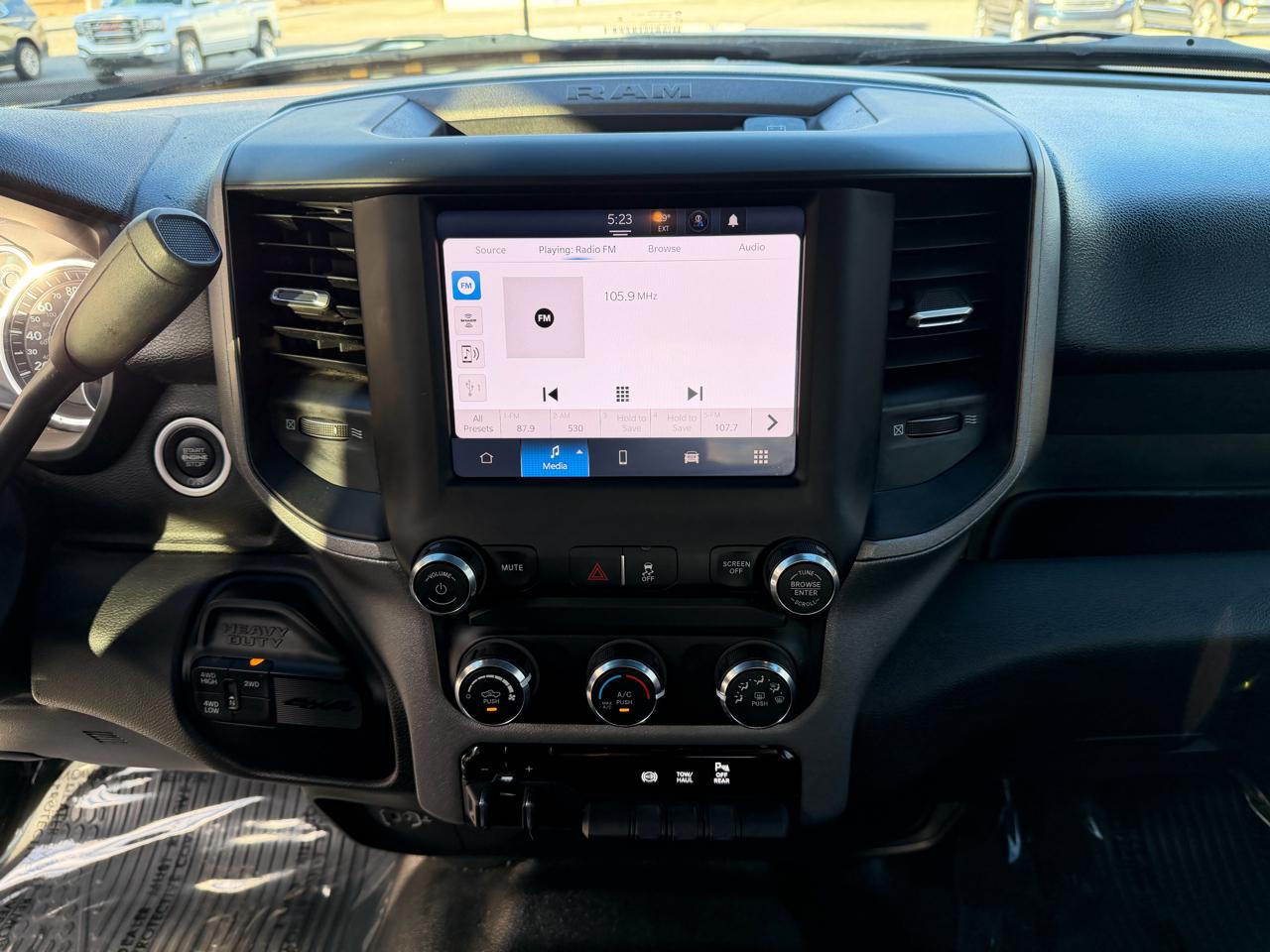 RAM 2500 Tradesman 4x4 Crew Cab 6'4" Box 2024