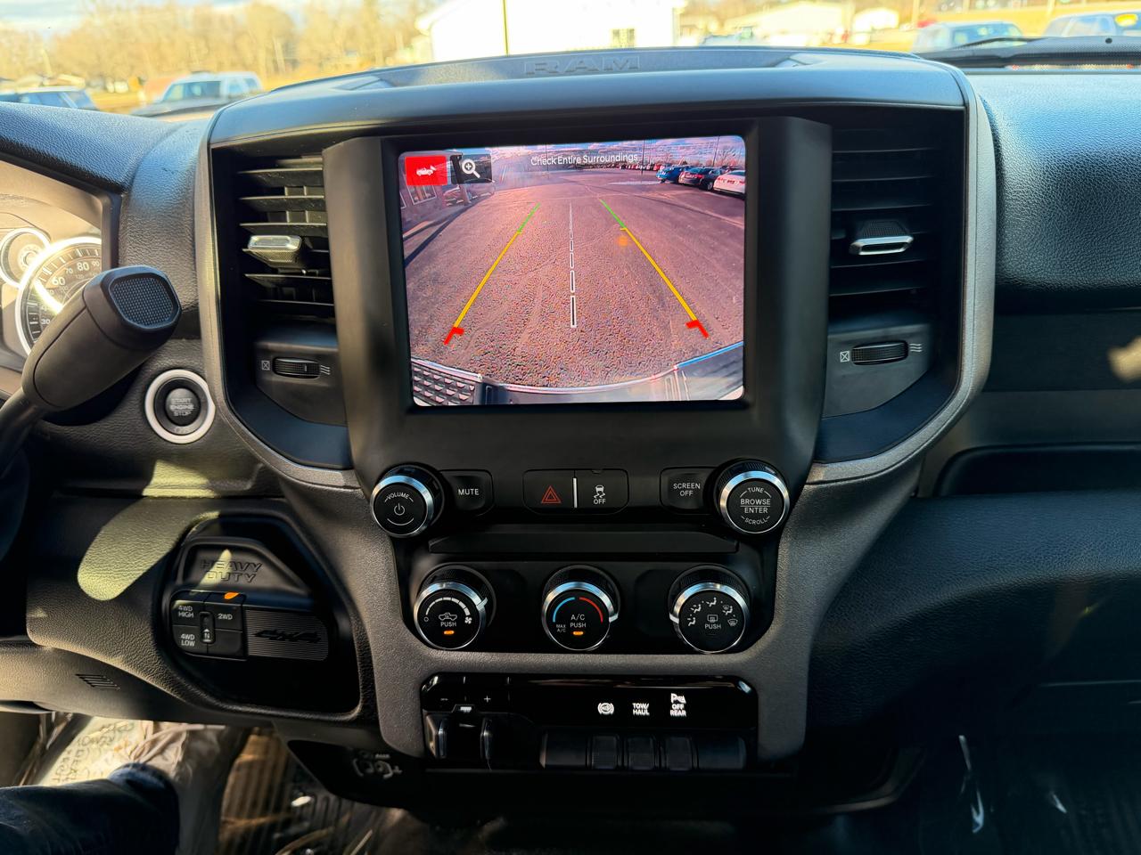 RAM 2500 Tradesman 4x4 Crew Cab 6'4" Box 2024