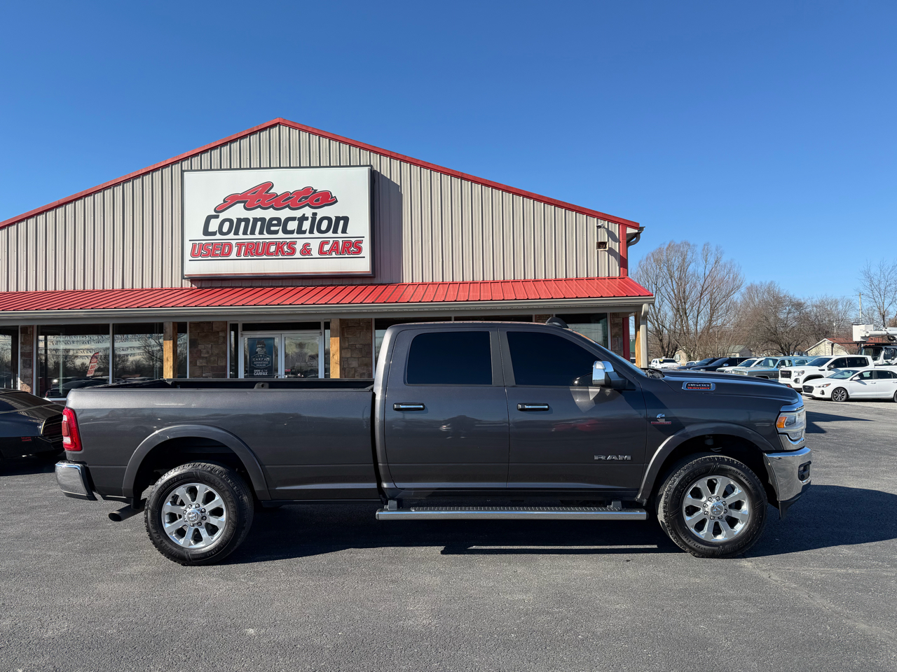 RAM 3500 Laramie 4x4 Crew Cab 8' Box 2022