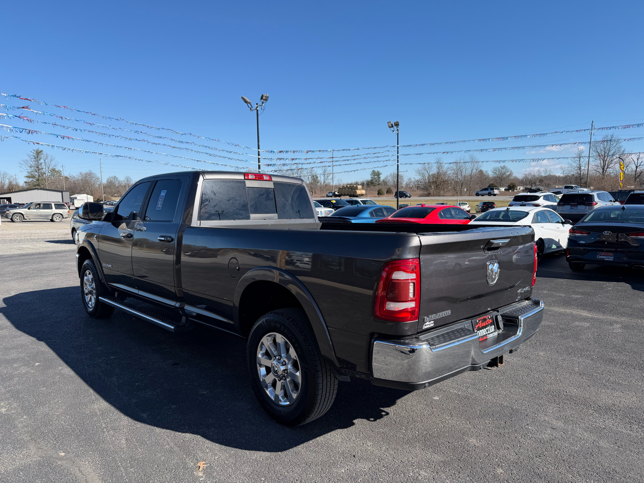 RAM 3500 Laramie 4x4 Crew Cab 8' Box 2022