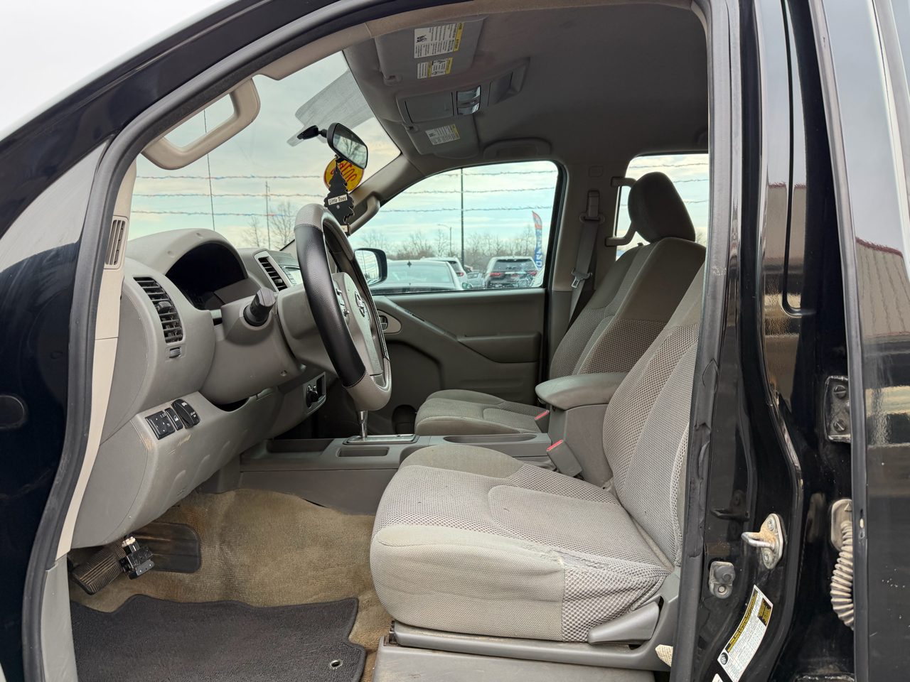 Nissan Frontier 4WD Crew Cab SWB Auto SV 2016